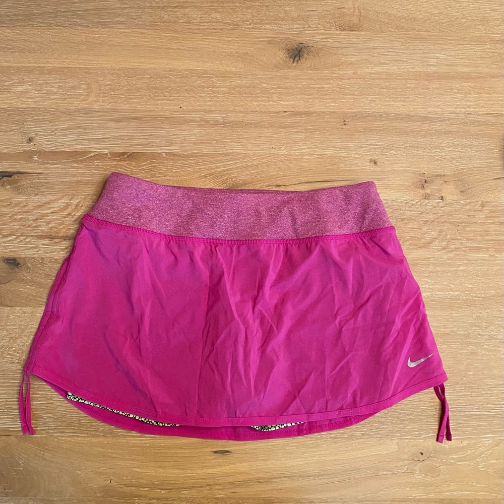 ✨✨NWT Nike Women’s Dri-Fit running skirt.